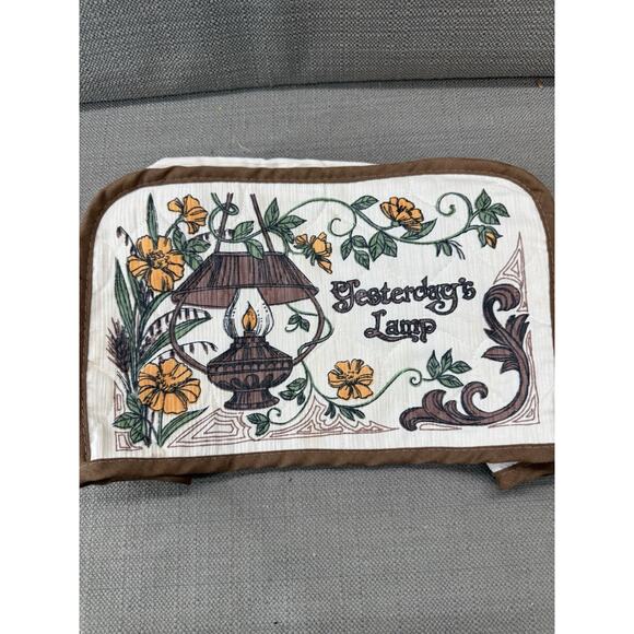 Vintage Quilted Mixer & Toaster Covers with Floral Oven Mitt–Retro Kitchen Decor - Picture 9 of 10